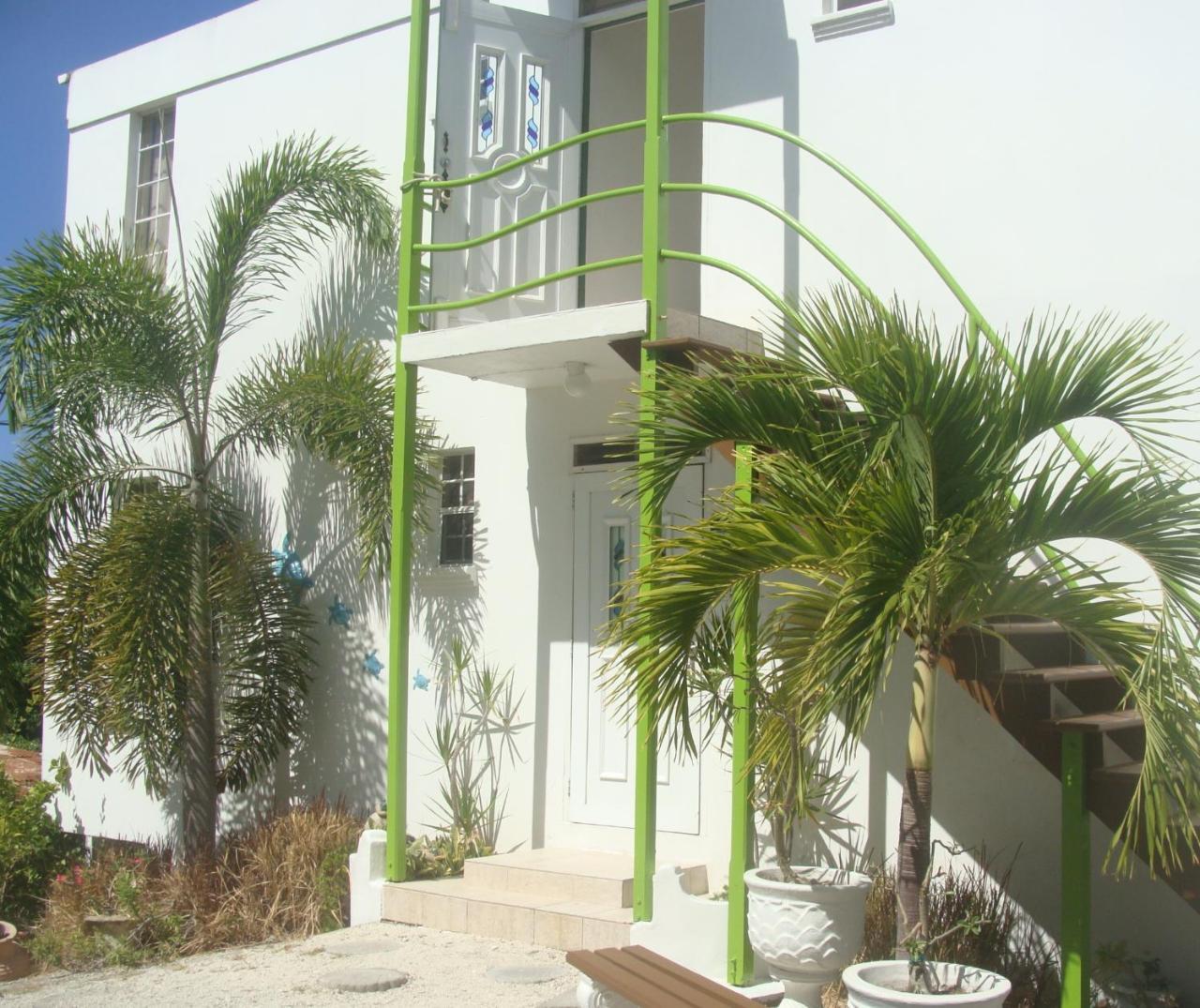Coral Lane Beach Apartments Saint James Kültér fotó